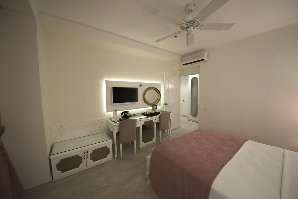 Montebello Deluxe Hotel Ölüdeniz Zewnętrze zdjęcie