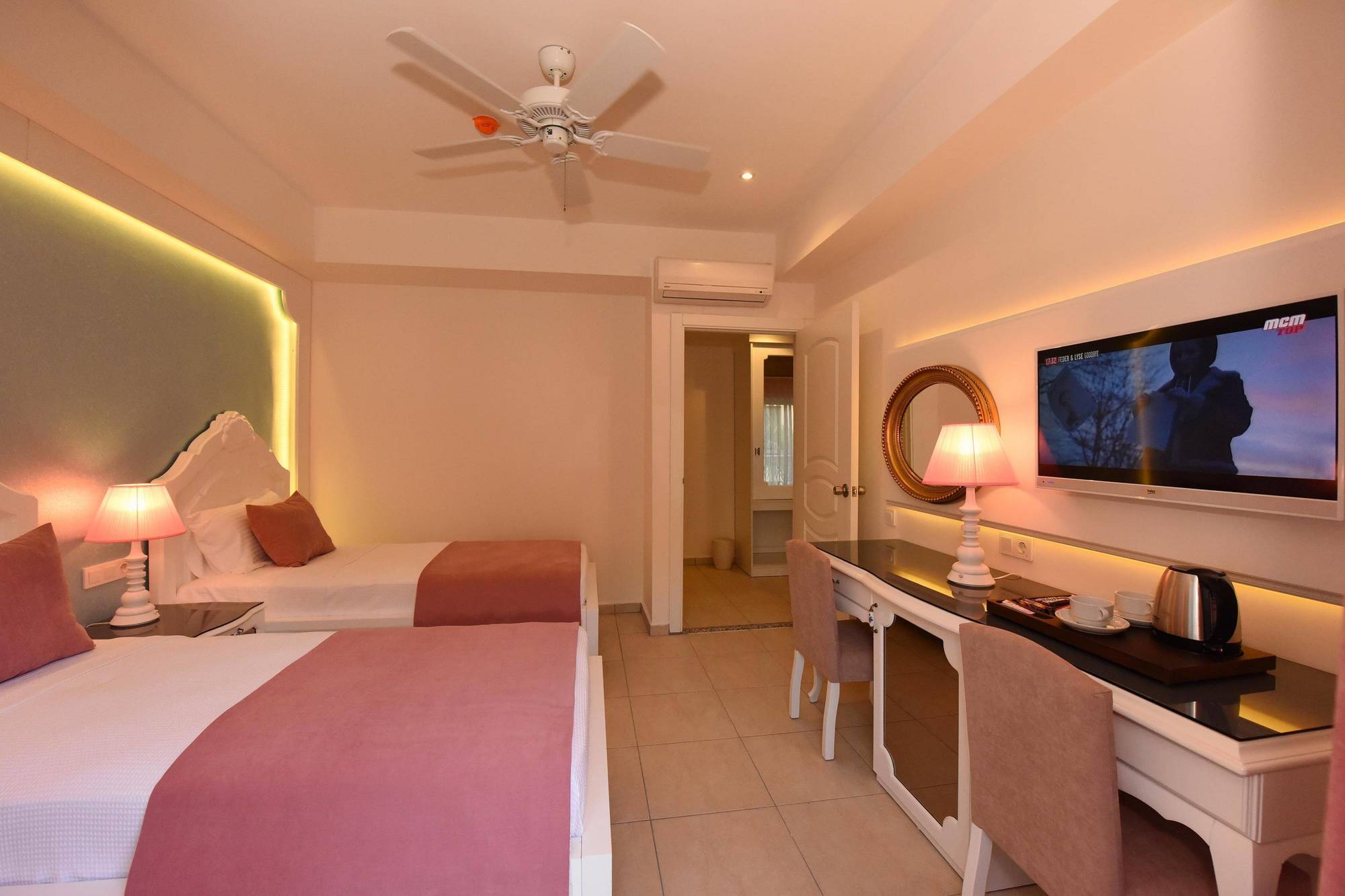 Montebello Deluxe Hotel Ölüdeniz Zewnętrze zdjęcie