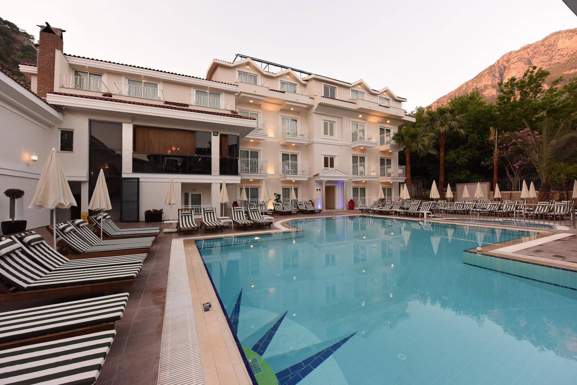 Montebello Deluxe Hotel Ölüdeniz Zewnętrze zdjęcie